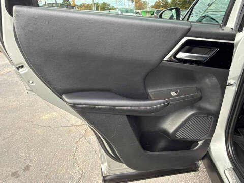 2022 Mitsubishi Outlander ES