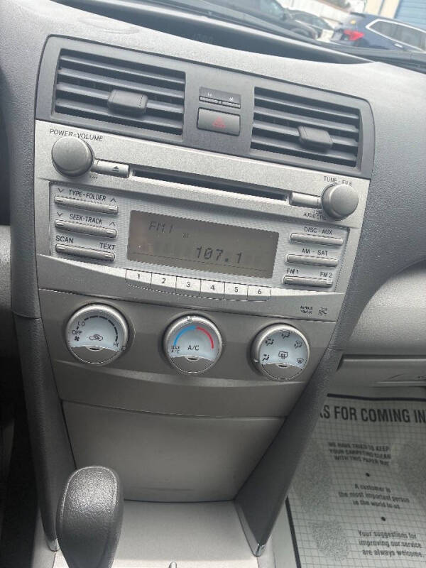 2011 Toyota Camry LE