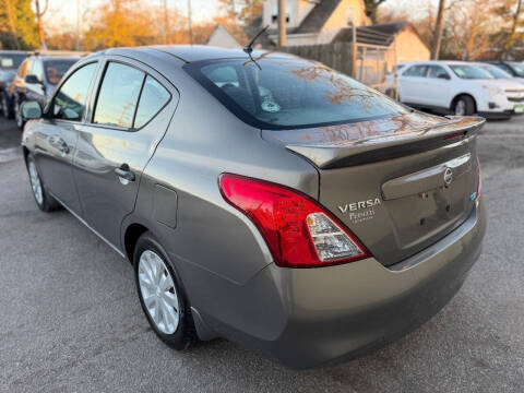 2014 Nissan Versa 1.6 S Plus