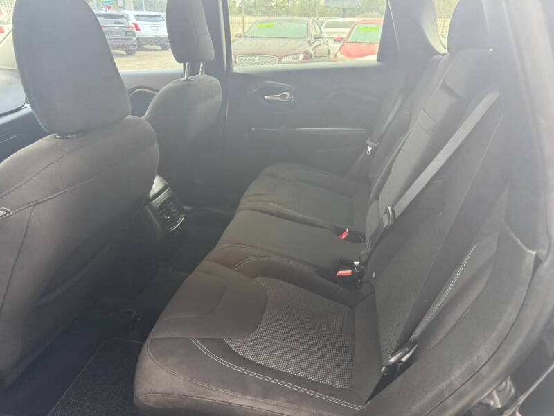 2019 Jeep Cherokee Latitude