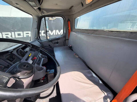 2013 Freightliner M2 106