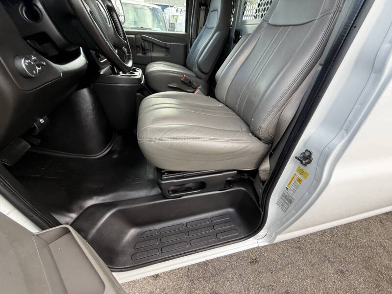 2022 GMC Savana 2500