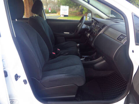 2010 Nissan Versa 1.8 S