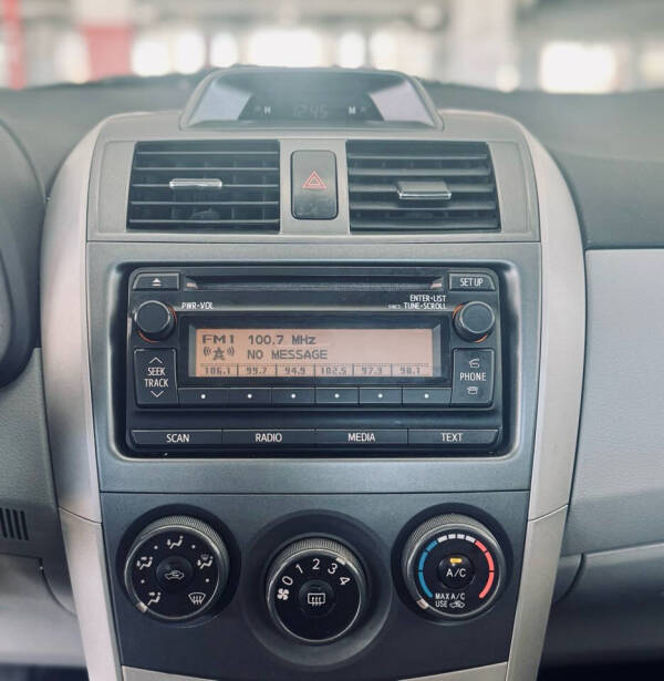 2012 Toyota Corolla LE