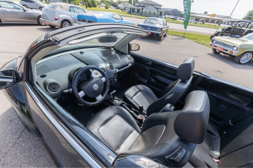 2008 Volkswagen New Beetle Convertible 78