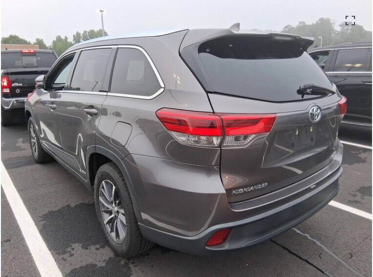 2018 Toyota Highlander SE