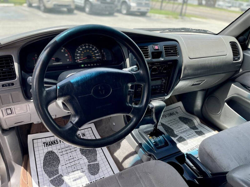 2002 Toyota 4Runner SR5
