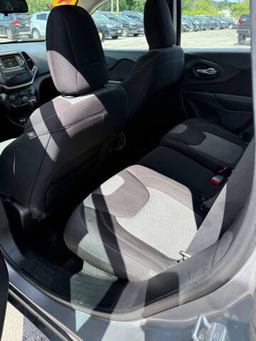 2015 Jeep Cherokee Sport