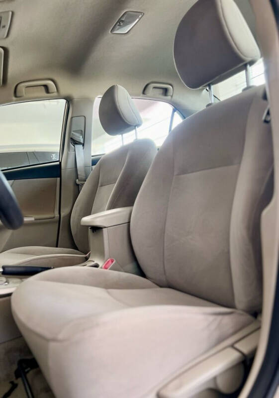 2013 Toyota Corolla LE