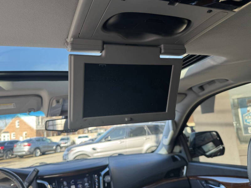 2016 Cadillac Escalade Luxury Collection