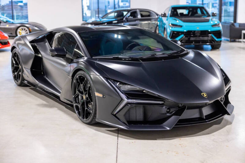 2025 Lamborghini Revuelto