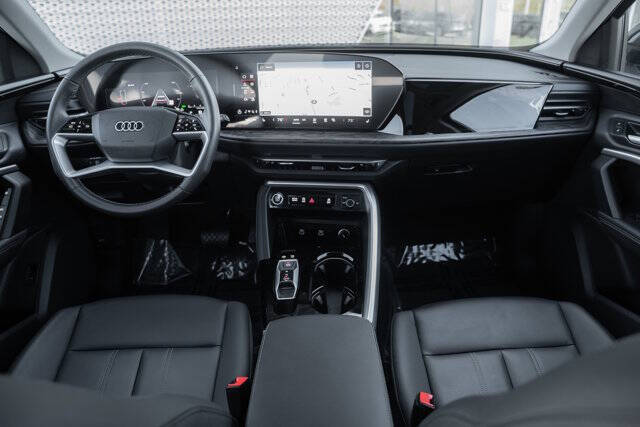 2025 Audi Q5 quattro Premium TFSI
