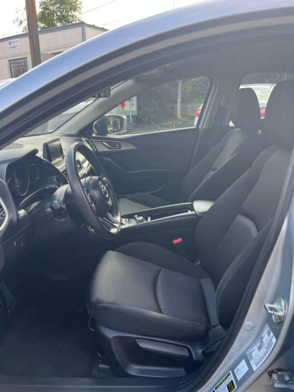 2017 Mazda MAZDA3 Sport