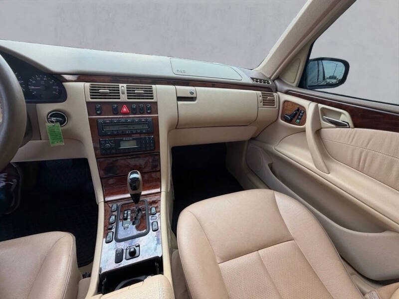 2002 Mercedes-Benz E-Class E 320