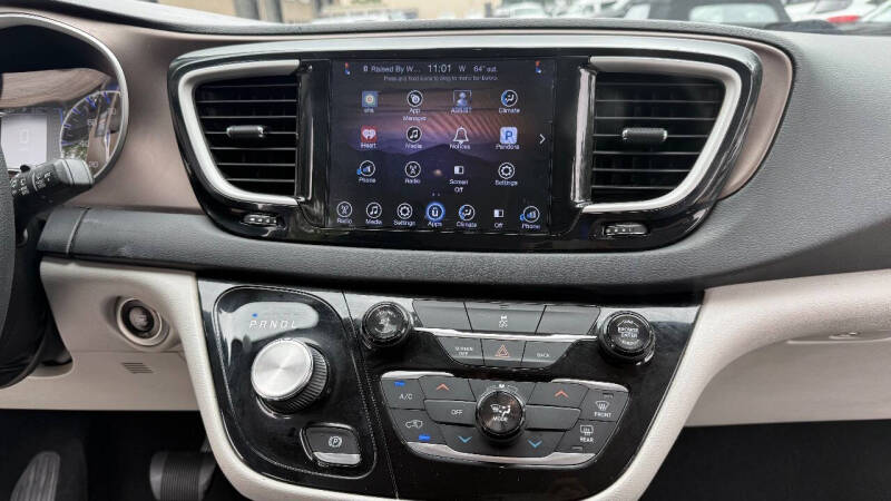 2017 Chrysler Pacifica Touring