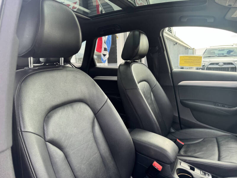 2016 Audi Q3 2.0T quattro Prestige