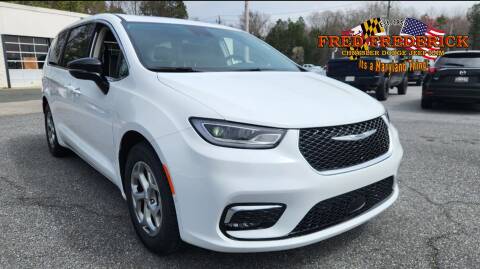 2024 Chrysler Pacifica for sale at FRED FREDERICK CHRYSLER, DODGE, JEEP, RAM, EASTON in Easton MD