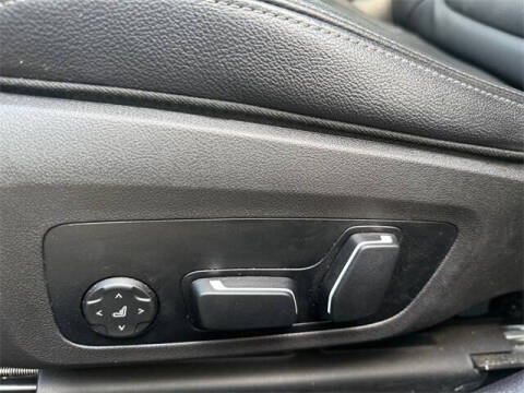 2024 BMW 3 Series 330i