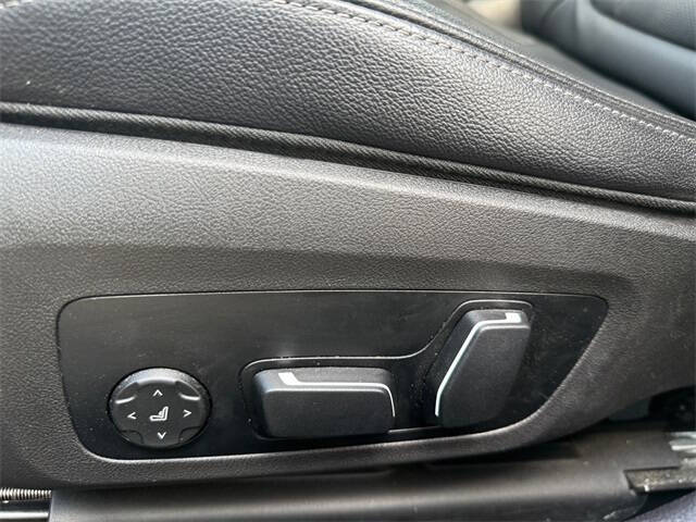 2024 BMW 3 Series 330i