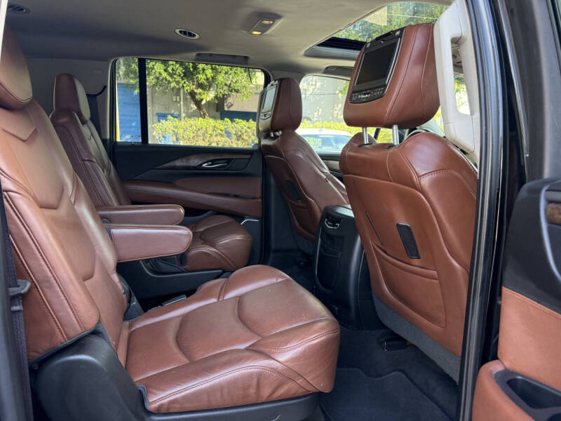 2017 Cadillac Escalade ESV Luxury