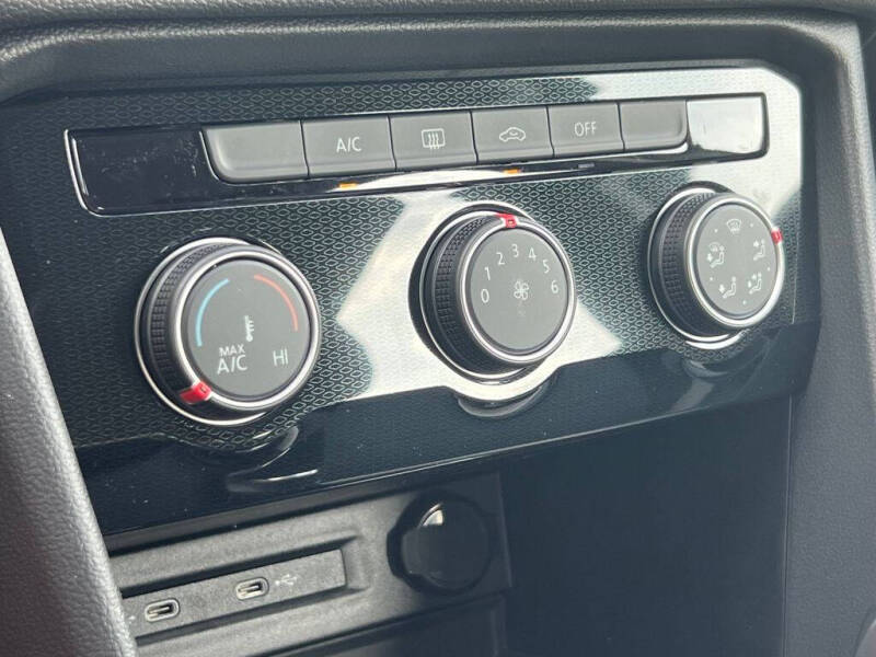 2025 Volkswagen Taos S