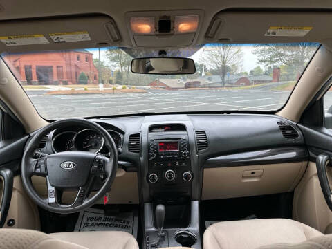 2011 Kia Sorento LX