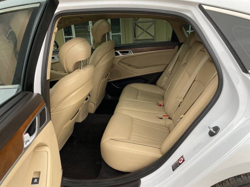 2016 Hyundai Genesis