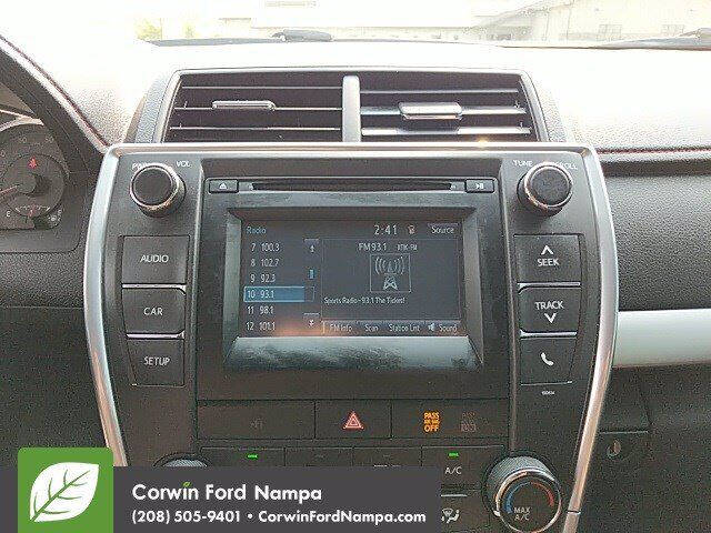 2017 Toyota Camry SE