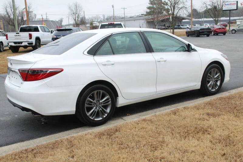2017 Toyota Camry SE