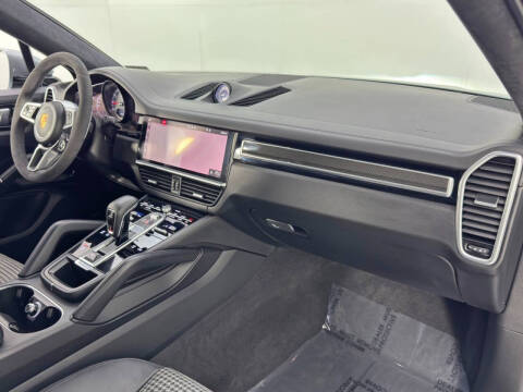 2021 Porsche Cayenne GTS Coupe