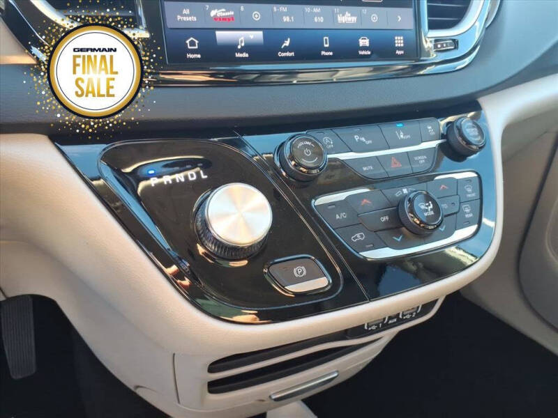 2024 Chrysler Pacifica Touring L