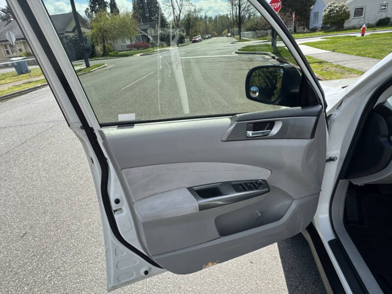 2013 Subaru Forester 2.5X Limited