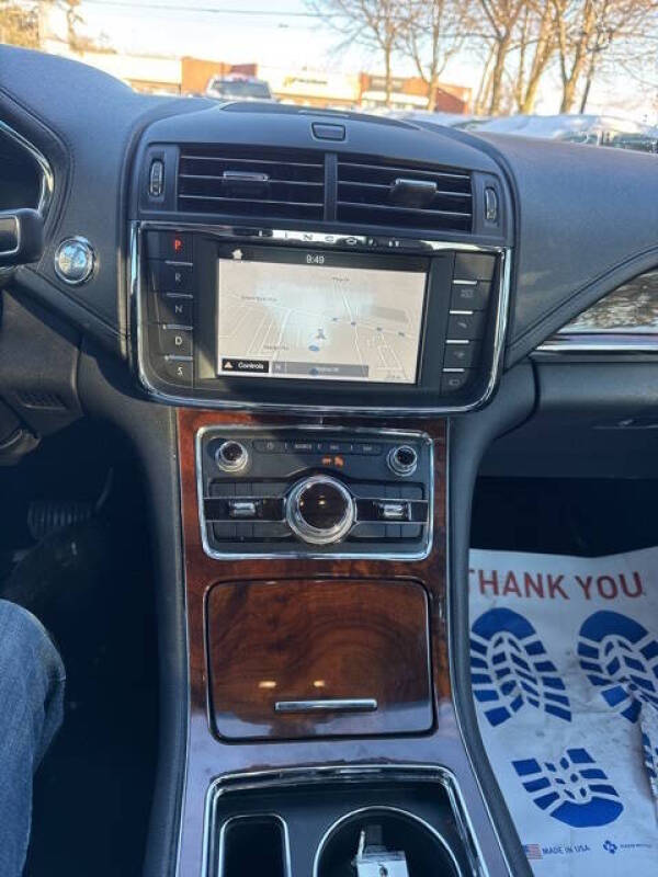 2018 Lincoln Continental Select