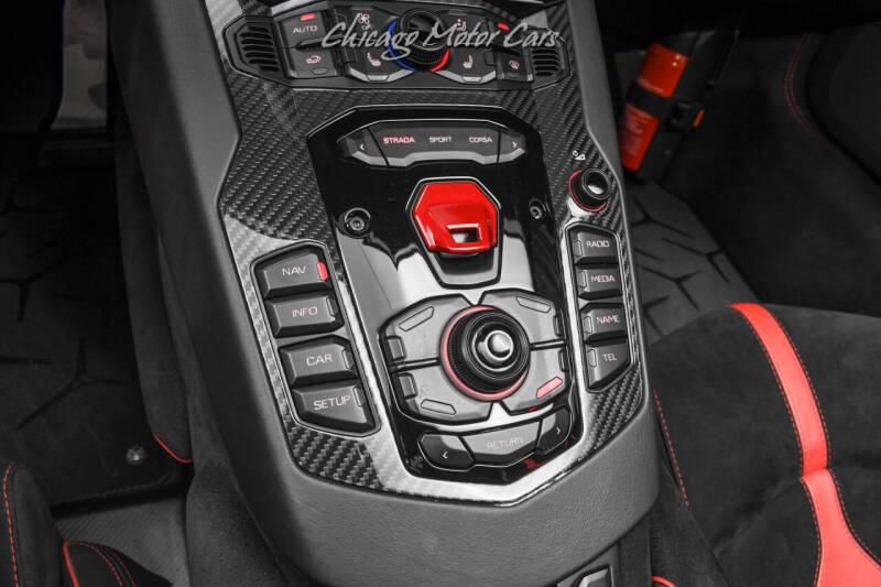 2016 Lamborghini Aventador LP 750-4 SV