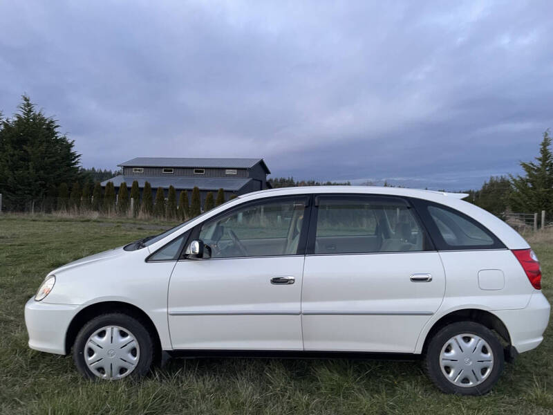 2000 Toyota Nadia