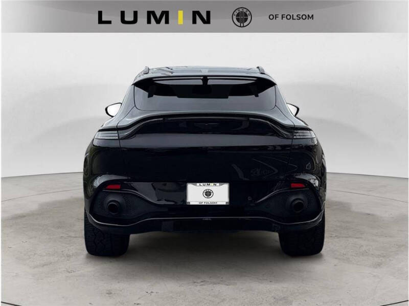 2021 Aston Martin DBX