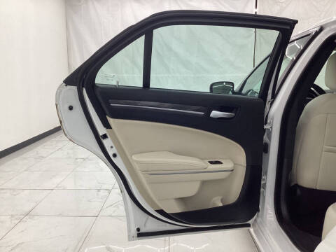 2021 Chrysler 300 Touring