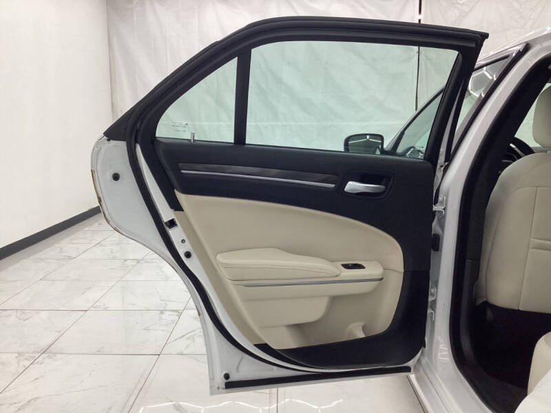 2021 Chrysler 300 Touring