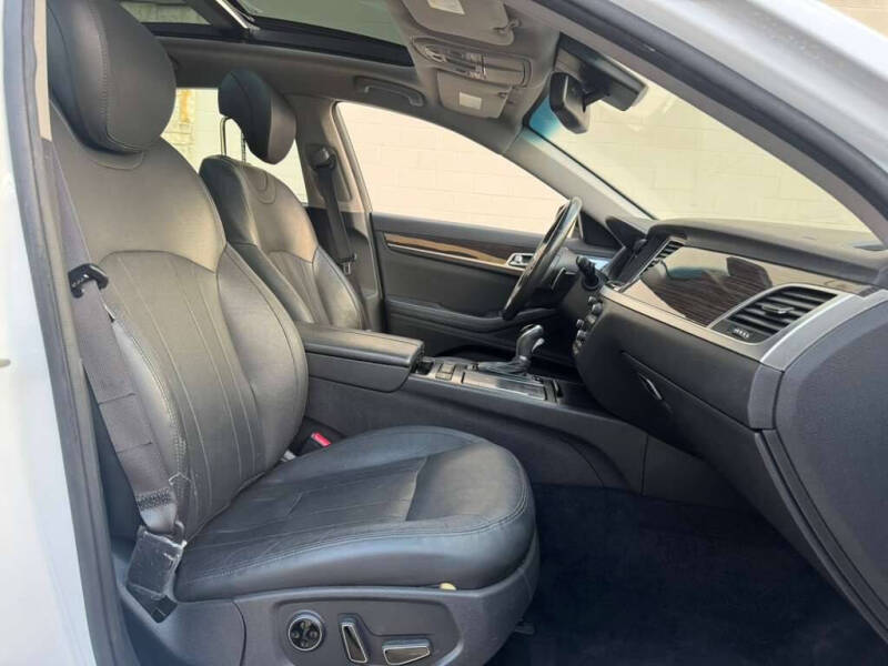 2015 Hyundai Genesis 3.8L