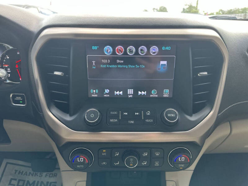2017 GMC Acadia Denali