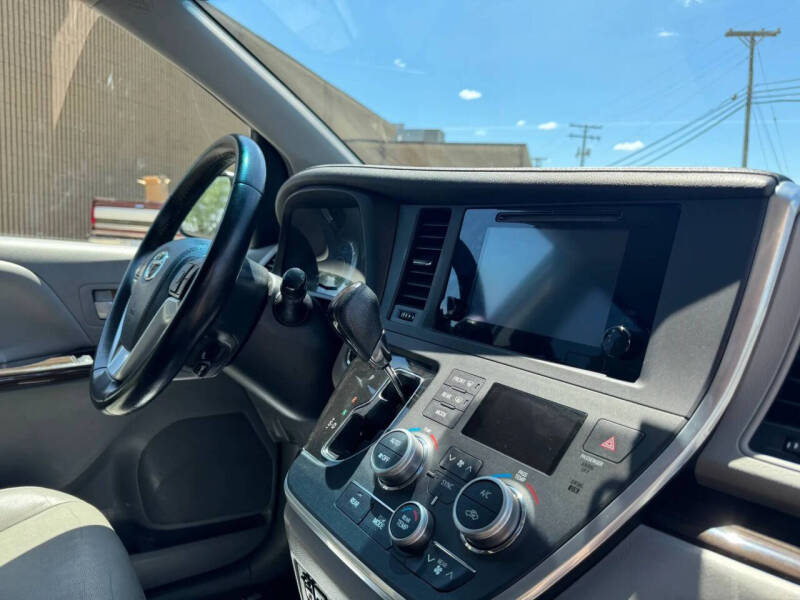 2015 Toyota Sienna