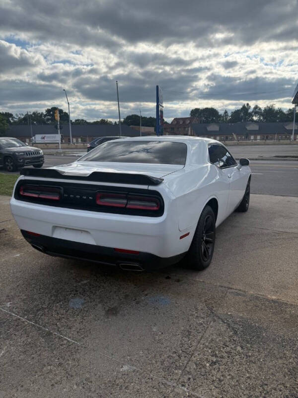 2016 Dodge Challenger SXT Plus