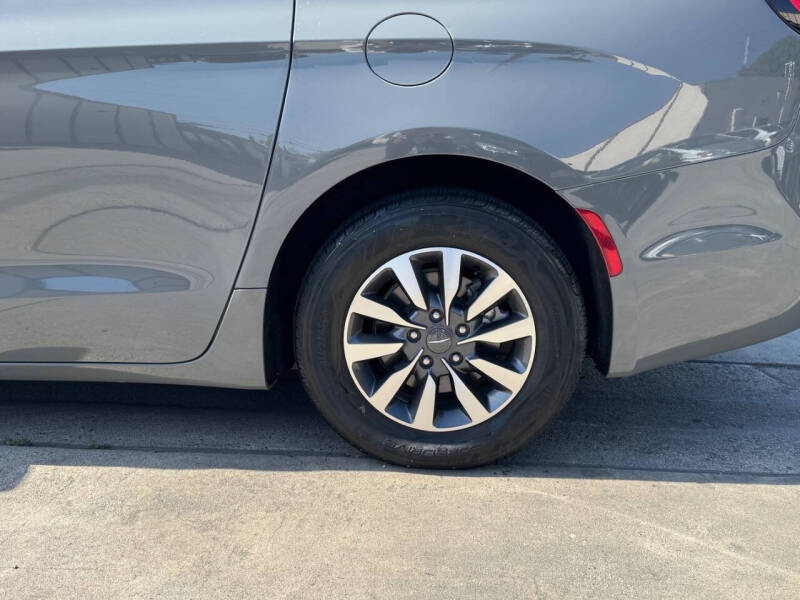 2022 Chrysler Pacifica Hybrid Touring L