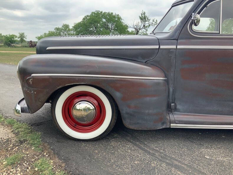 1946 Ford Deluxe