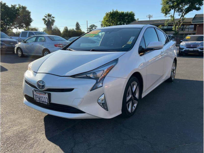 2016 Toyota Prius for sale at Carros Usados Fresno in Clovis CA