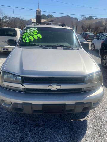 2004 Chevrolet TrailBlazer for sale at J D USED AUTO SALES INC in Doraville GA