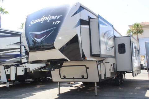 2019 Forest River Sandpiper 3250IK for sale at Rancho Santa Margarita RV in Rancho Santa Margarita CA