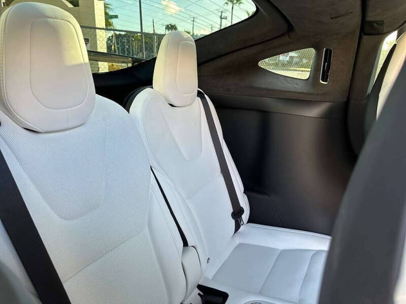 2024 Tesla Model X Plaid