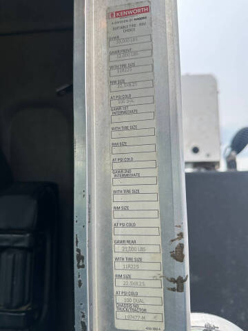 2007 Kenworth T300