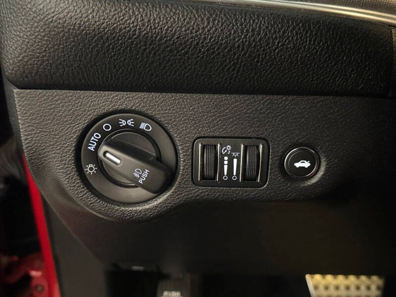 2015 Dodge Challenger SXT Plus